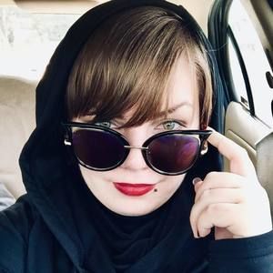 Meet your Posher, Julia